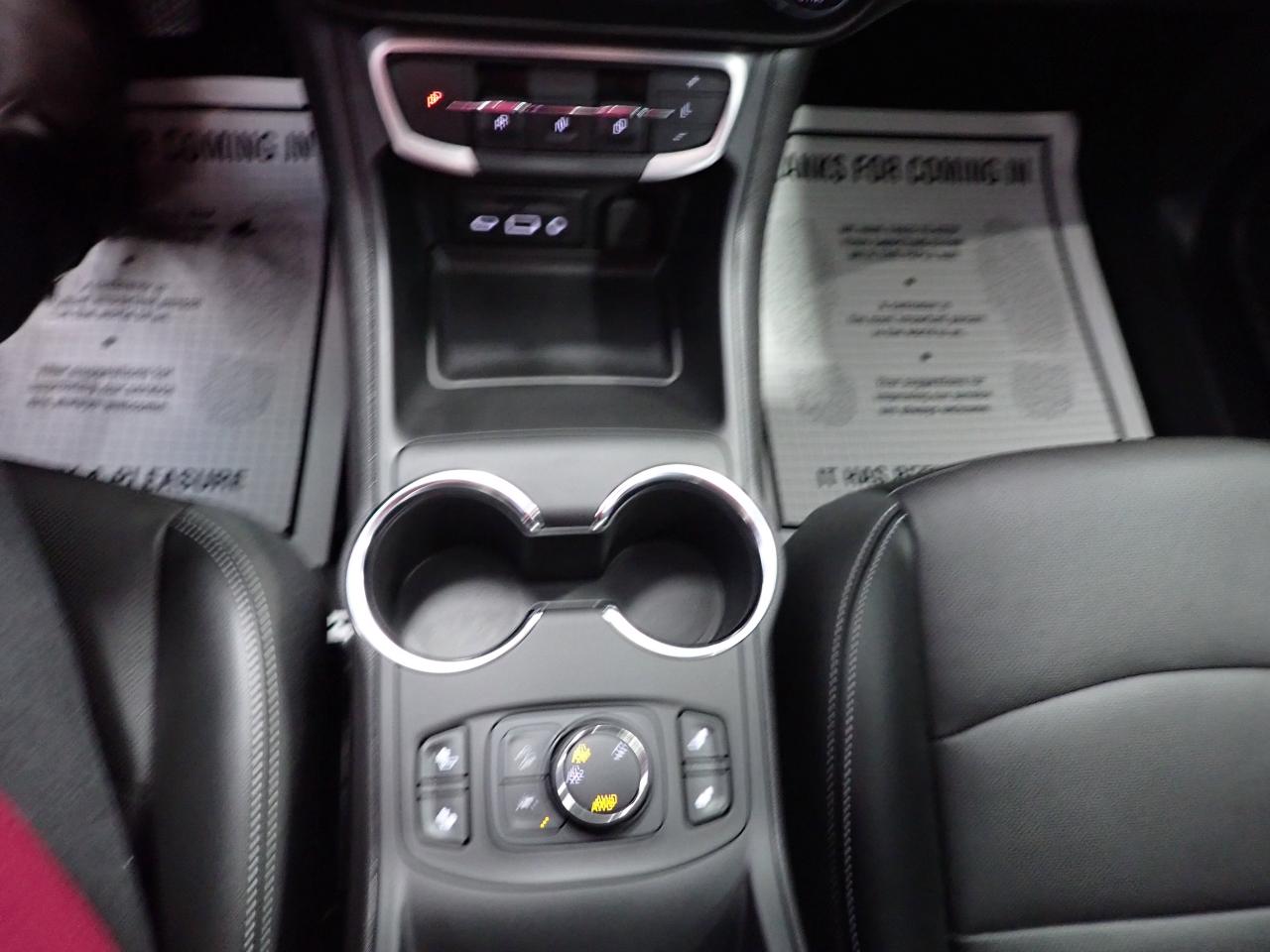 2024 GMC Terrain SLT AWD 4DR LEATHER Photo