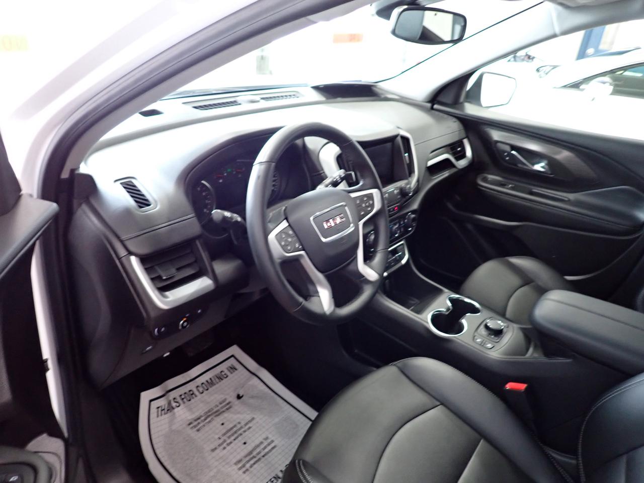 2024 GMC Terrain SLT AWD 4DR LEATHER Photo
