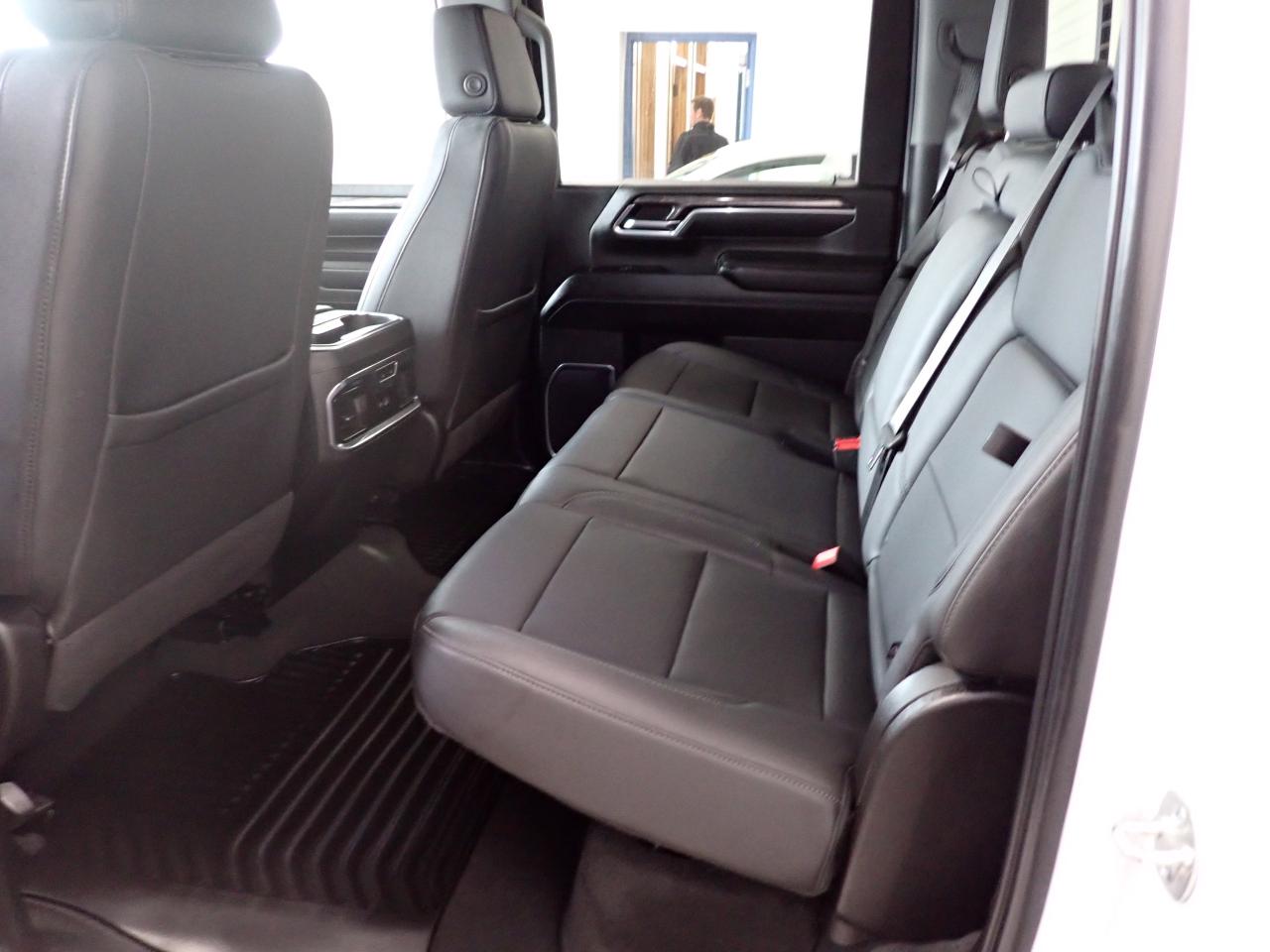 2025 Chevrolet Silverado 3500HD LTZ 4WD CREW CAB LEATHER NAVI  *DIESEL* TRAILBOSS Z71 Photo