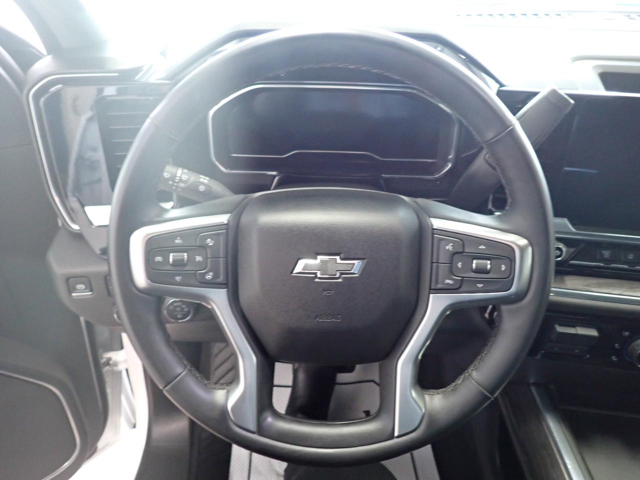 2025 Chevrolet Silverado 3500HD LTZ 4WD CREW CAB LEATHER NAVI  *DIESEL* TRAILBOSS Z71 Photo