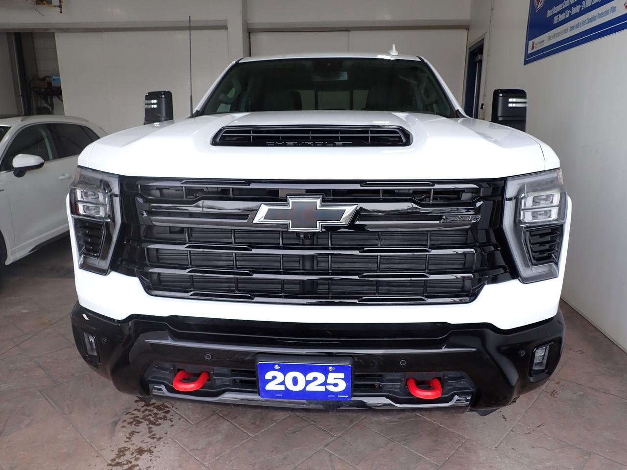 2025 Chevrolet Silverado 3500HD LTZ 4WD CREW CAB LEATHER NAVI  *DIESEL* TRAILBOSS Z71 Photo