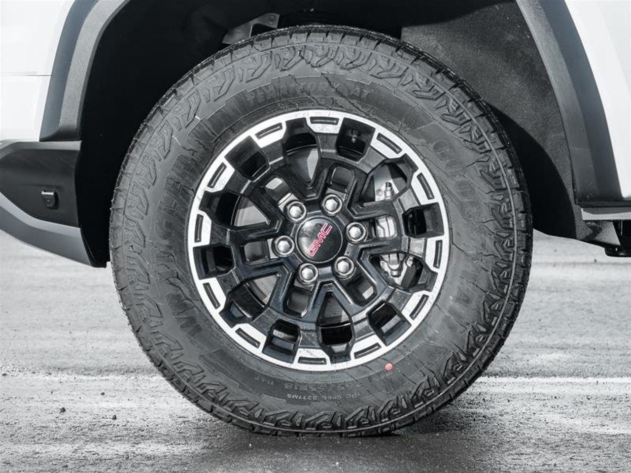 2026 GMC Canyon AT4 Photo3