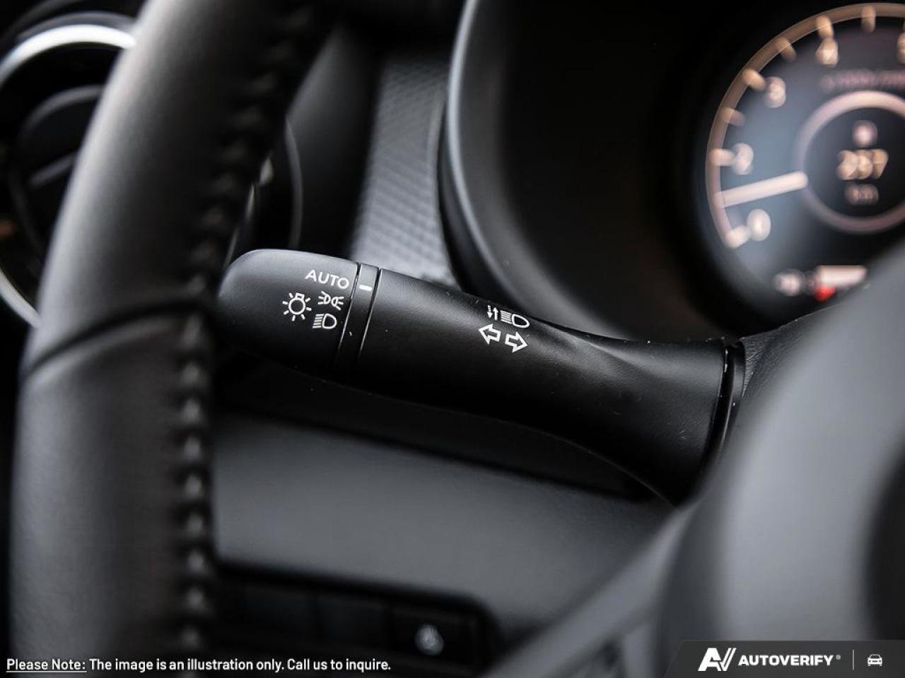 2025 Nissan Kicks Play SV Photo