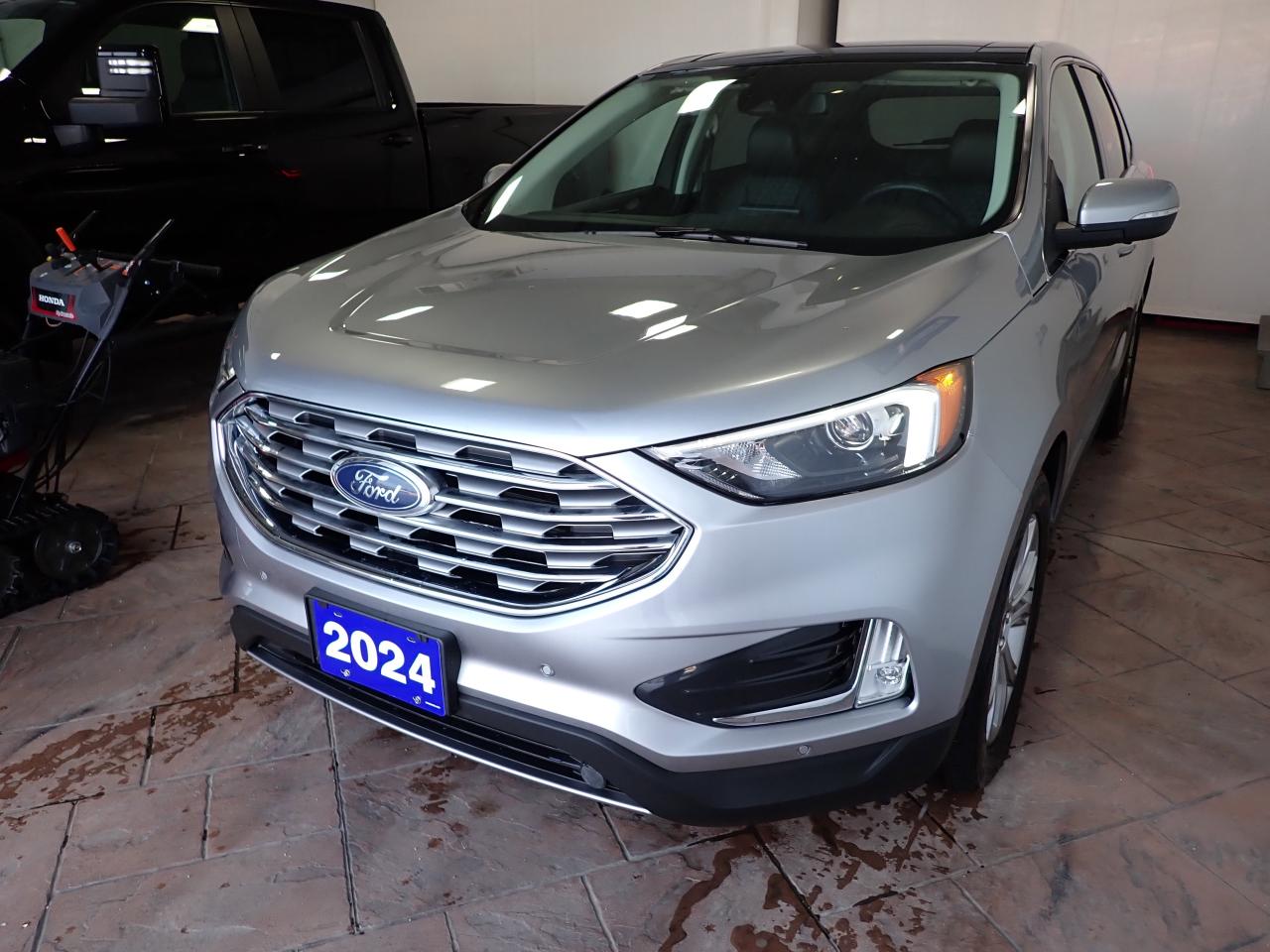 2024 Ford Edge Titanium AWD LEATHER SUNROOF Photo