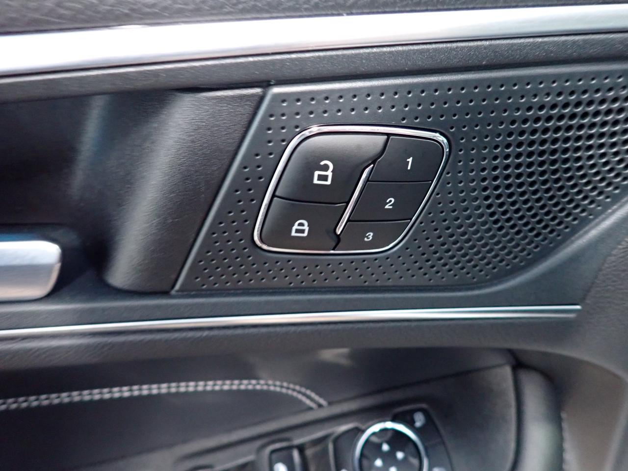 2024 Ford Edge Titanium AWD LEATHER SUNROOF Photo