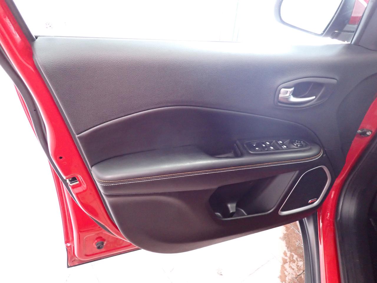 2017 Jeep Compass North 4WD *MANUAL* SUNROOF Photo