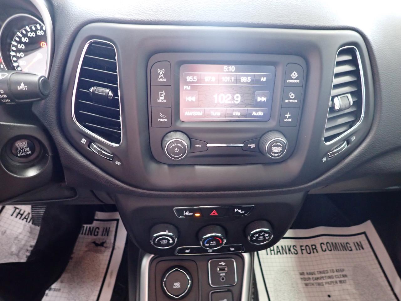 2017 Jeep Compass North 4WD *MANUAL* SUNROOF Photo