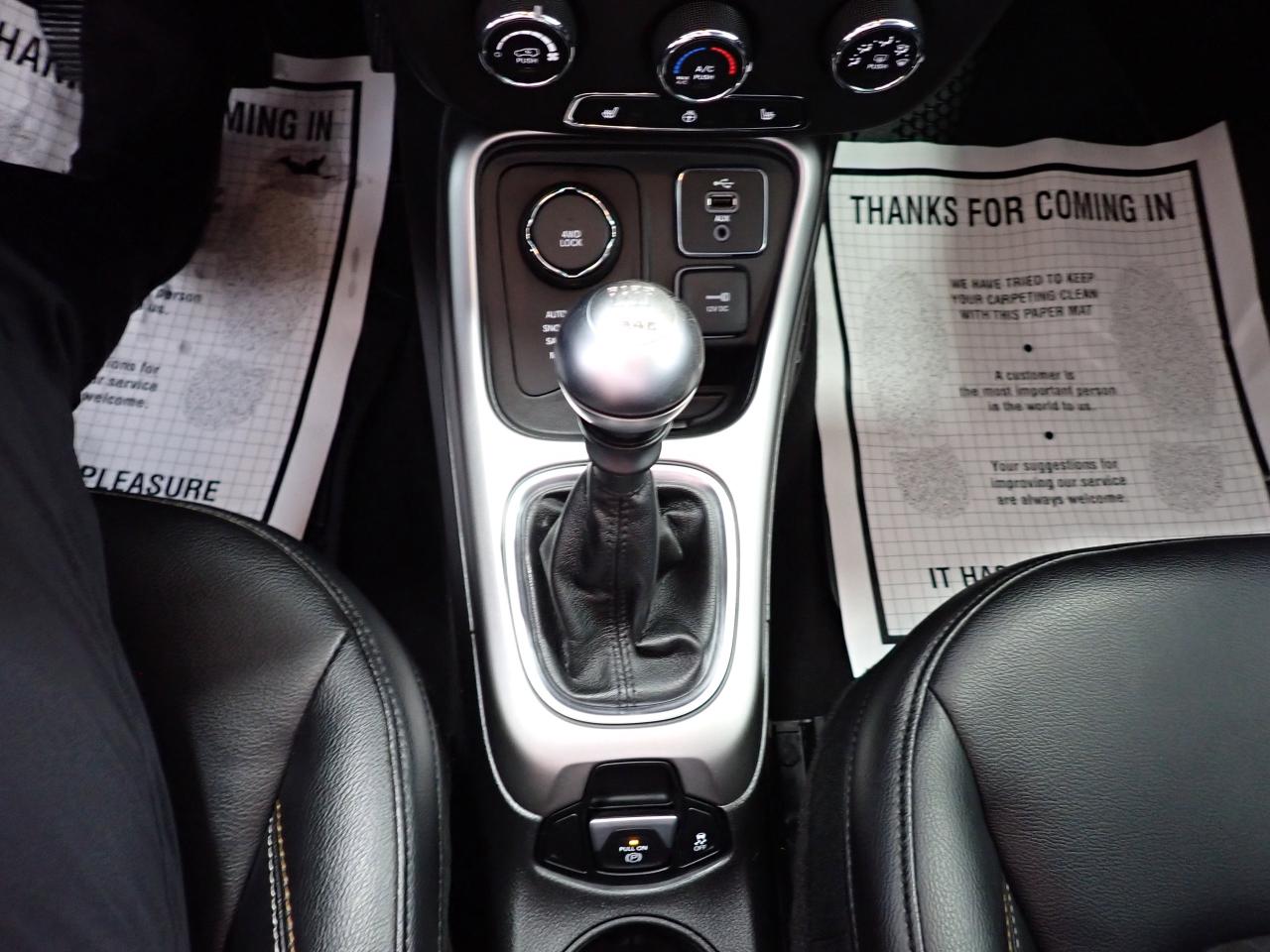 2017 Jeep Compass North 4WD *MANUAL* SUNROOF Photo
