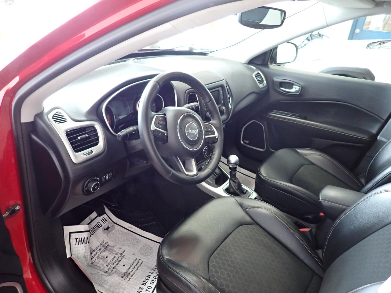 2017 Jeep Compass North 4WD *MANUAL* SUNROOF Photo