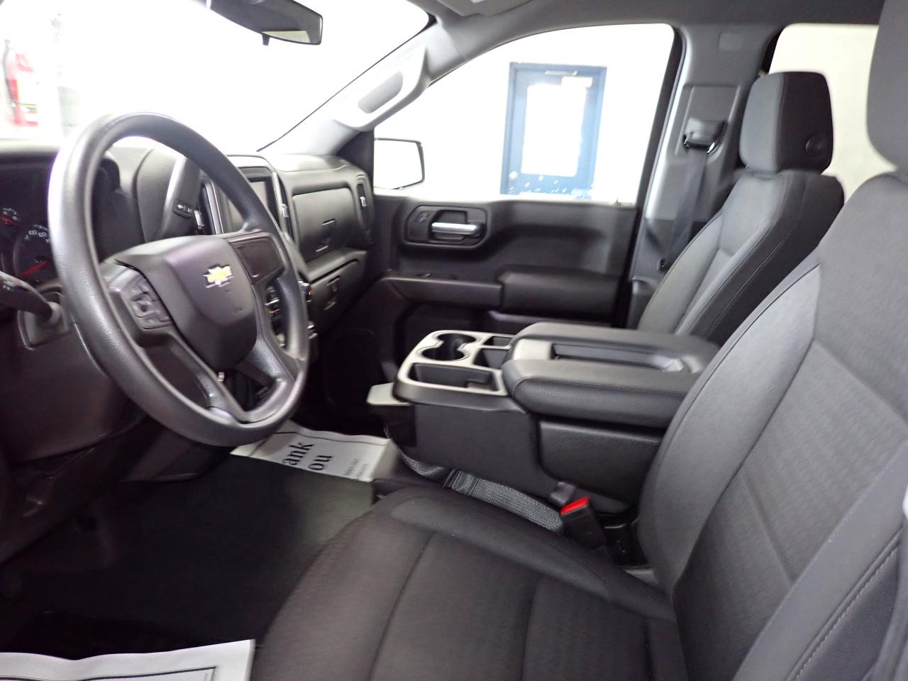 2024 Chevrolet Silverado 1500 Custom Crew Cab 4WD Photo