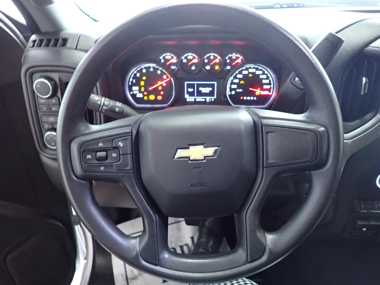 2024 Chevrolet Silverado 1500 Custom Crew Cab 4WD Photo