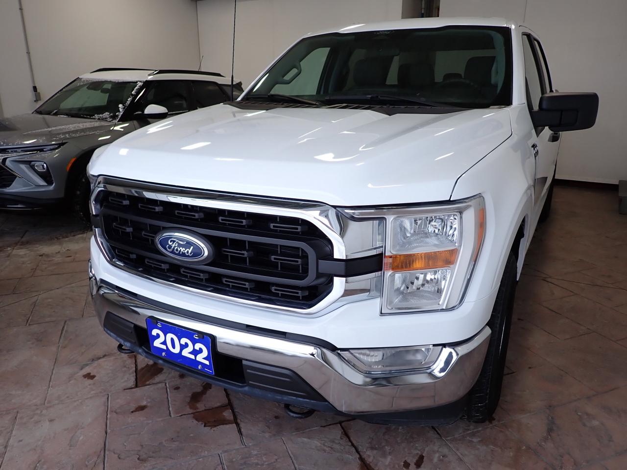 2022 Ford F-150 XLT SUPERCREW NAVI 5.5-FT BOX 4WD Photo