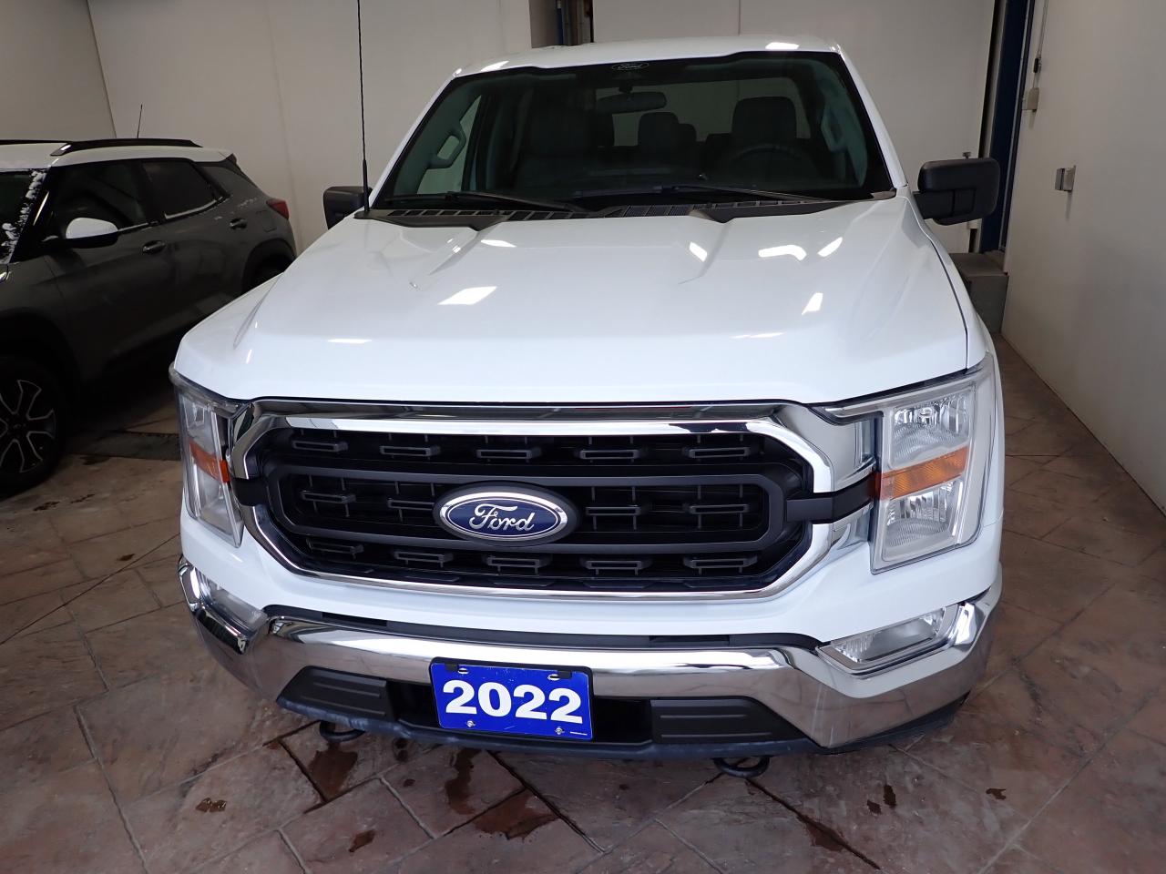 2022 Ford F-150 XLT SUPERCREW NAVI 5.5-FT BOX 4WD Photo