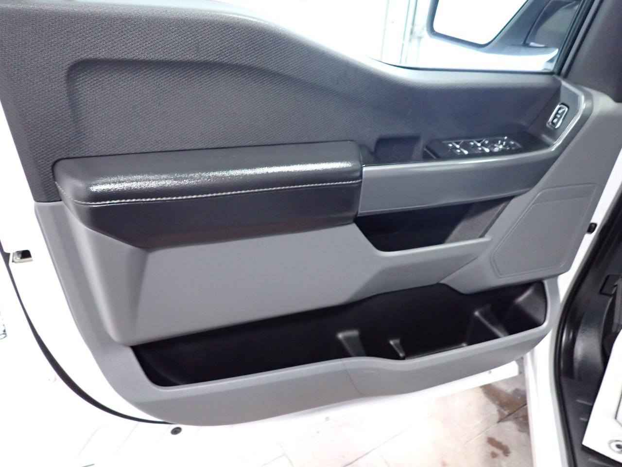 2022 Ford F-150 XLT SUPERCREW NAVI 5.5-FT BOX 4WD Photo