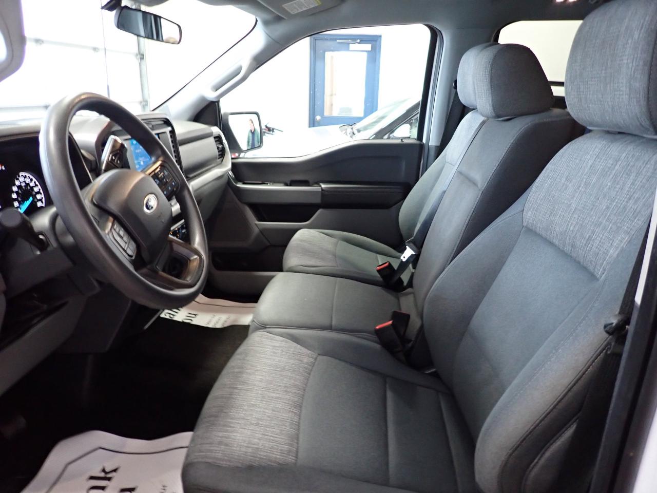 2022 Ford F-150 XLT SUPERCREW NAVI 5.5-FT BOX 4WD Photo