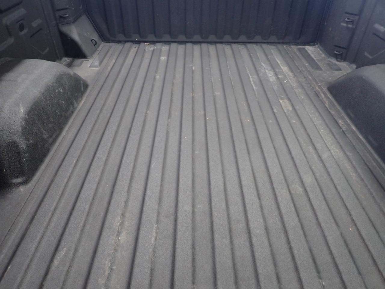 2024 Chevrolet Silverado 1500 Custom CREW CAB 4WD 6.5 BOX Photo4