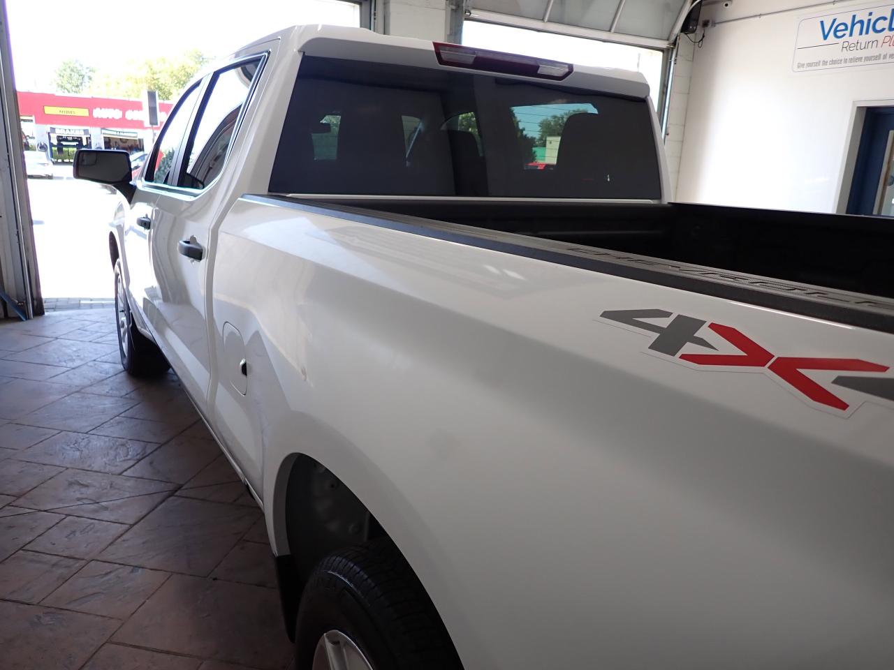 2024 Chevrolet Silverado 1500 Custom CREW CAB 4WD 6.5 BOX Photo