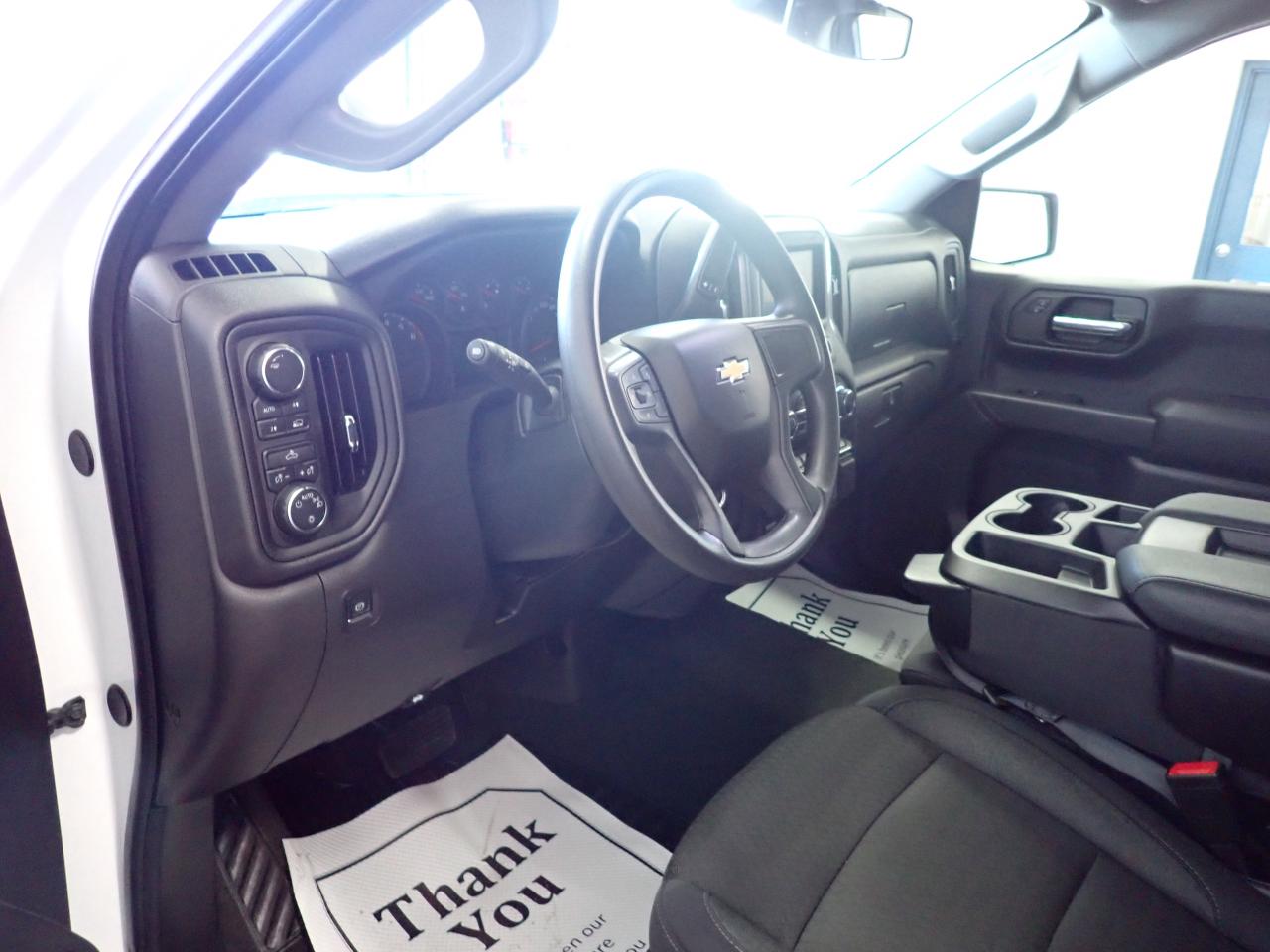 2024 Chevrolet Silverado 1500 Custom CREW CAB 4WD 6.5 BOX Photo