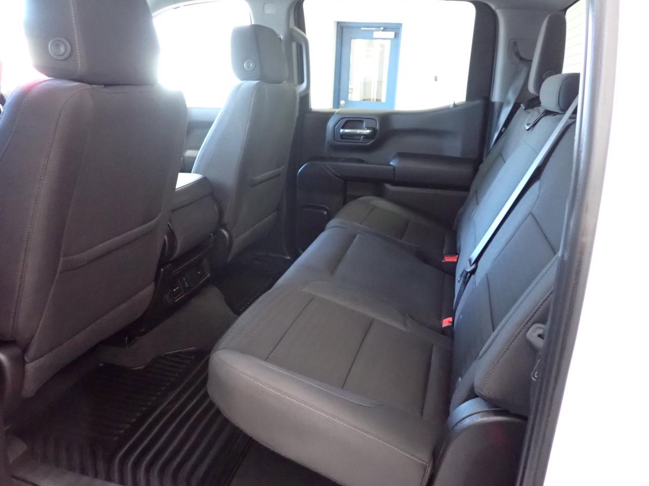 2024 Chevrolet Silverado 1500 Custom CREW CAB 4WD 6.5 BOX Photo