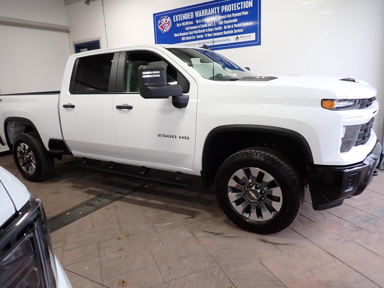 2025 Chevrolet SILVERADO 2500HD Custom CREW CAB 4WD Photo