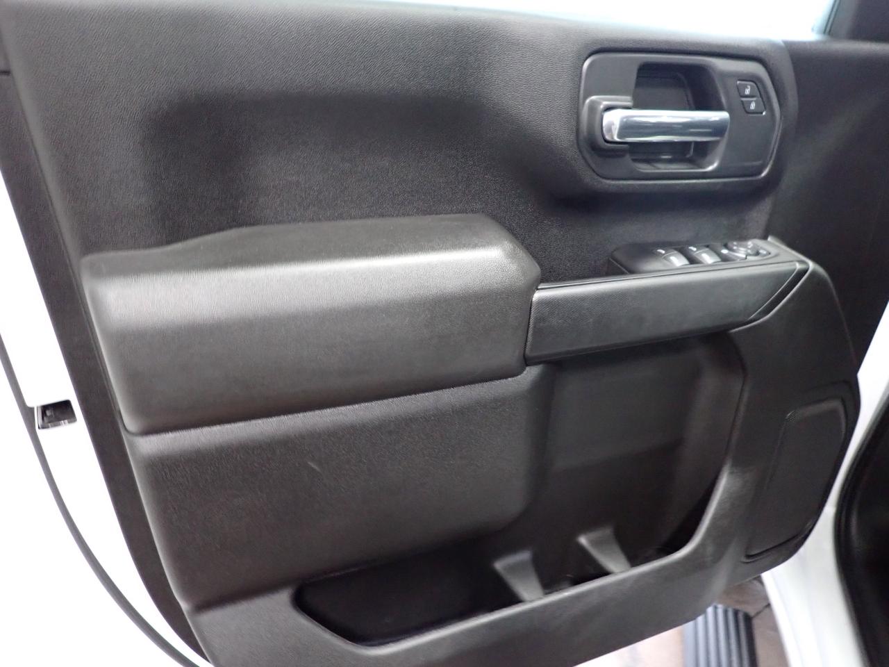 2025 Chevrolet SILVERADO 2500HD Custom CREW CAB 4WD Photo