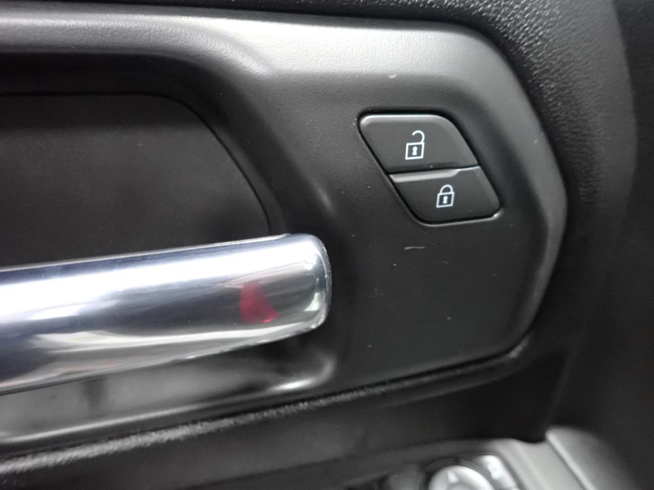 2025 Chevrolet SILVERADO 2500HD Custom CREW CAB 4WD Photo