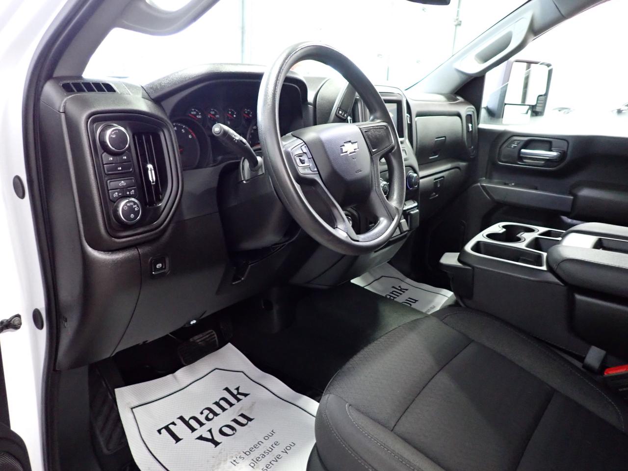 2025 Chevrolet SILVERADO 2500HD Custom CREW CAB 4WD Photo