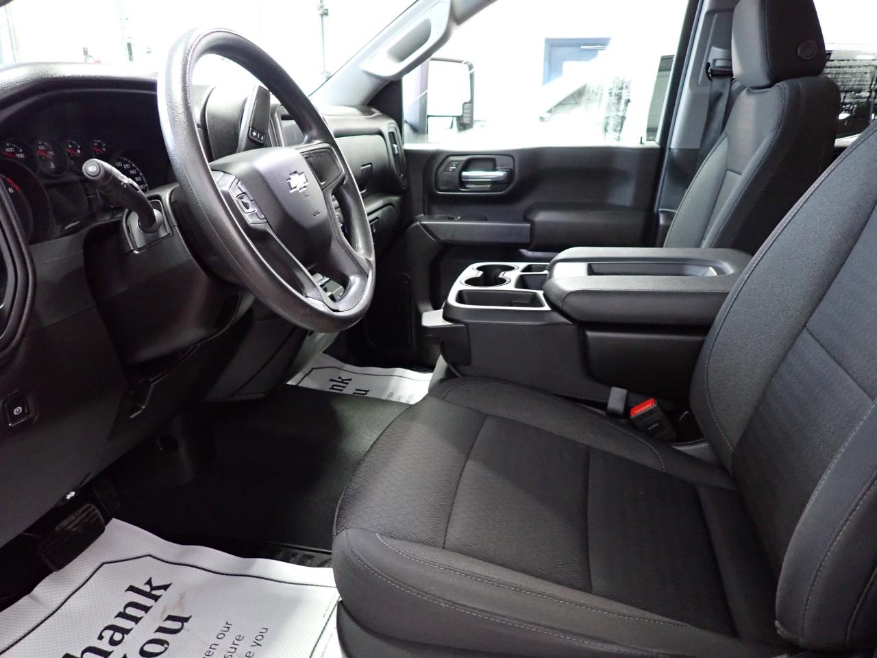 2025 Chevrolet SILVERADO 2500HD Custom CREW CAB 4WD Photo