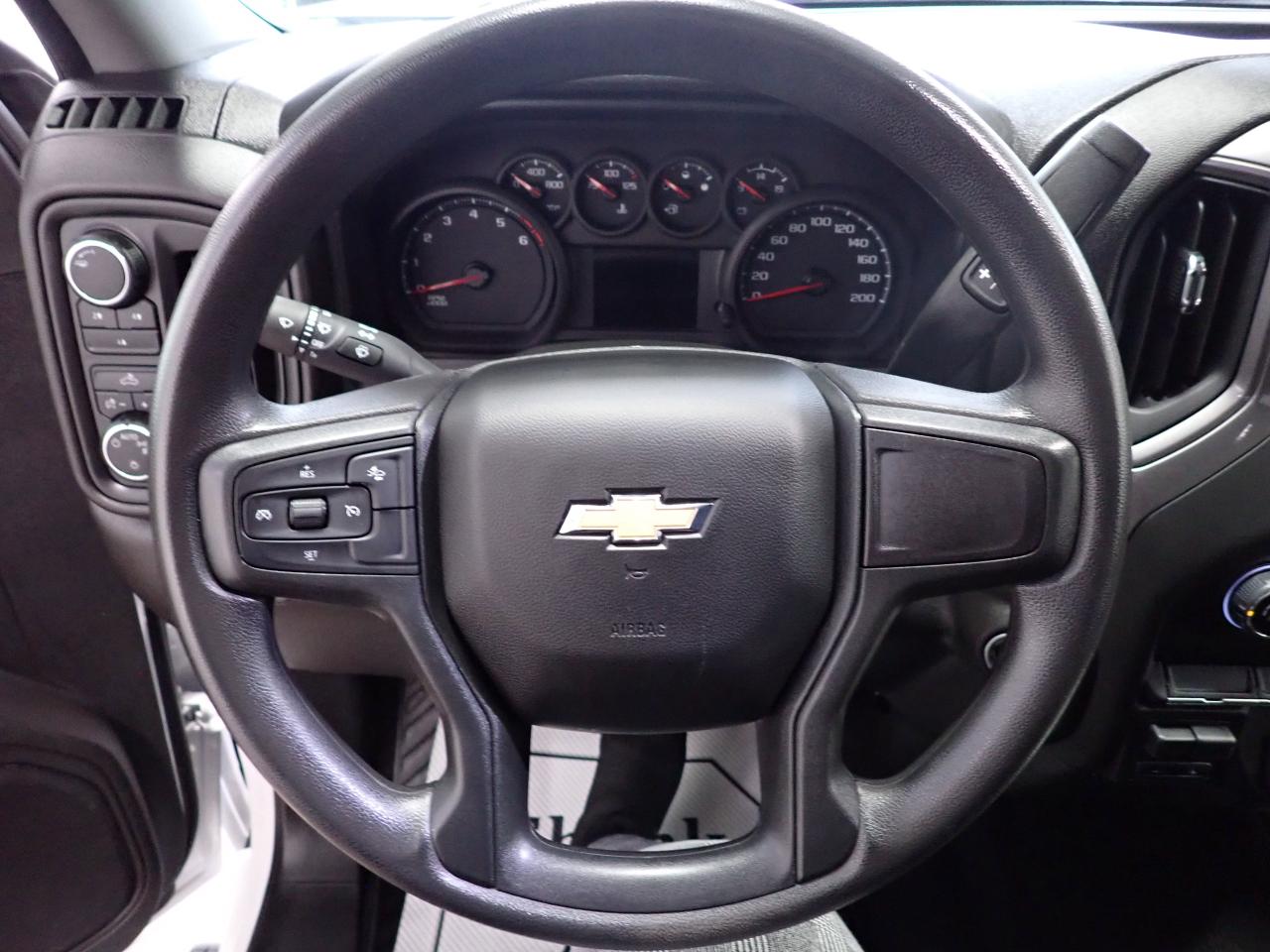 2025 Chevrolet SILVERADO 2500HD Custom CREW CAB 4WD Photo