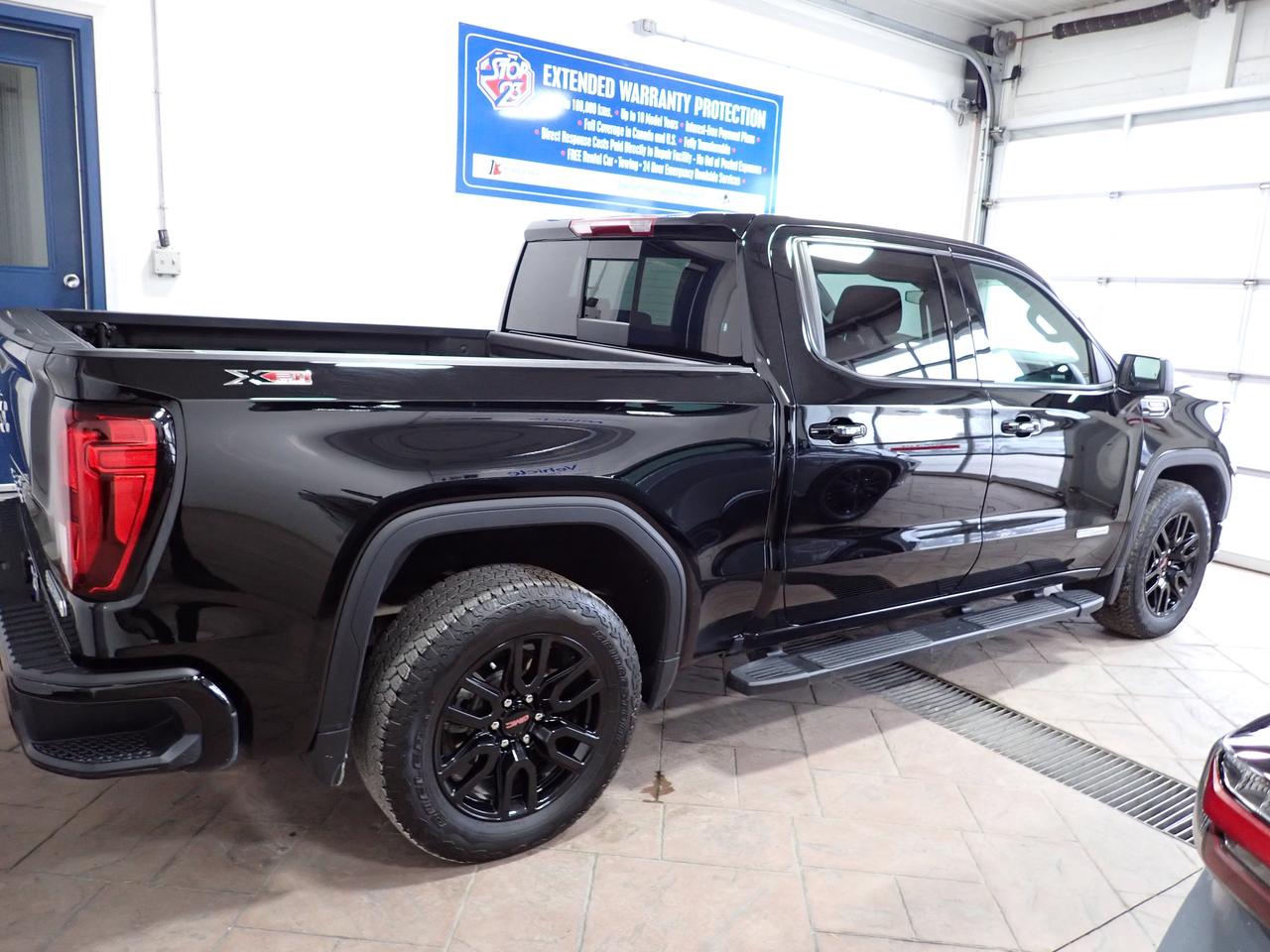 2025 GMC Sierra 1500 Elevation CREW CAB 4WD NAVI  *DIESEL* Photo