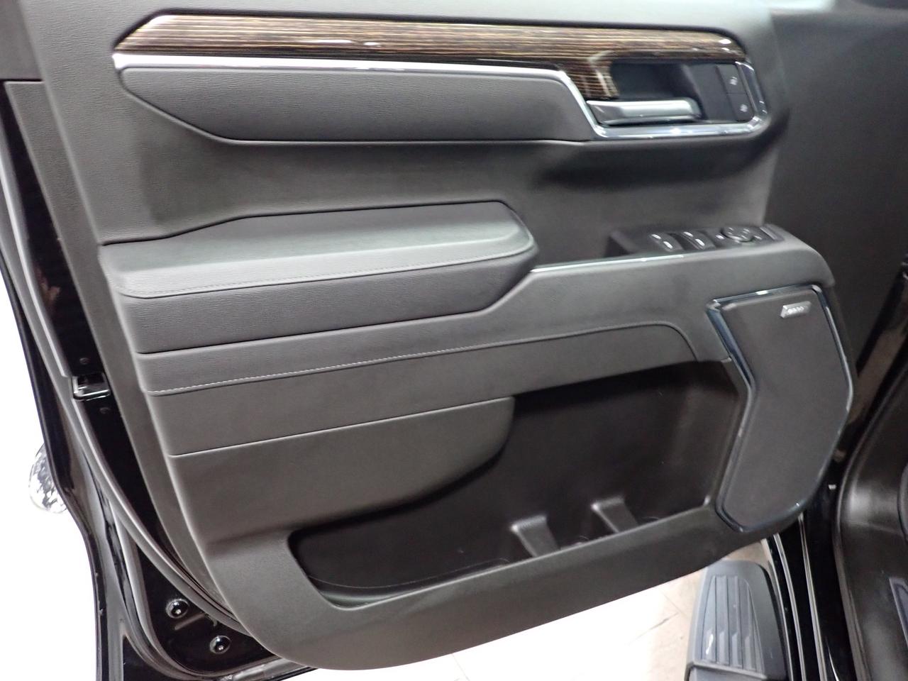2025 GMC Sierra 1500 Elevation CREW CAB 4WD NAVI  *DIESEL* Photo