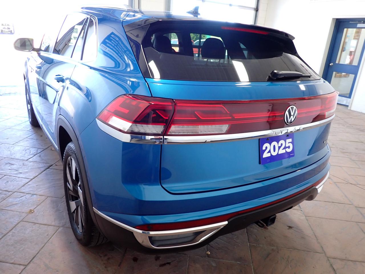 2025 Volkswagen Atlas Cross Sport Highline AWD LEATHER NAVI SUNROOF Photo