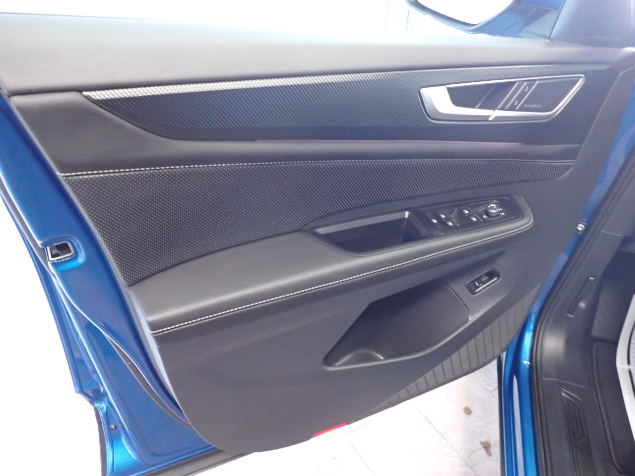 2025 Volkswagen Atlas Cross Sport Highline AWD LEATHER NAVI SUNROOF Photo