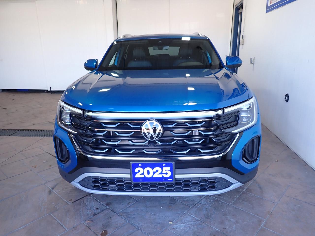 2025 Volkswagen Atlas Cross Sport Highline AWD LEATHER NAVI SUNROOF Photo