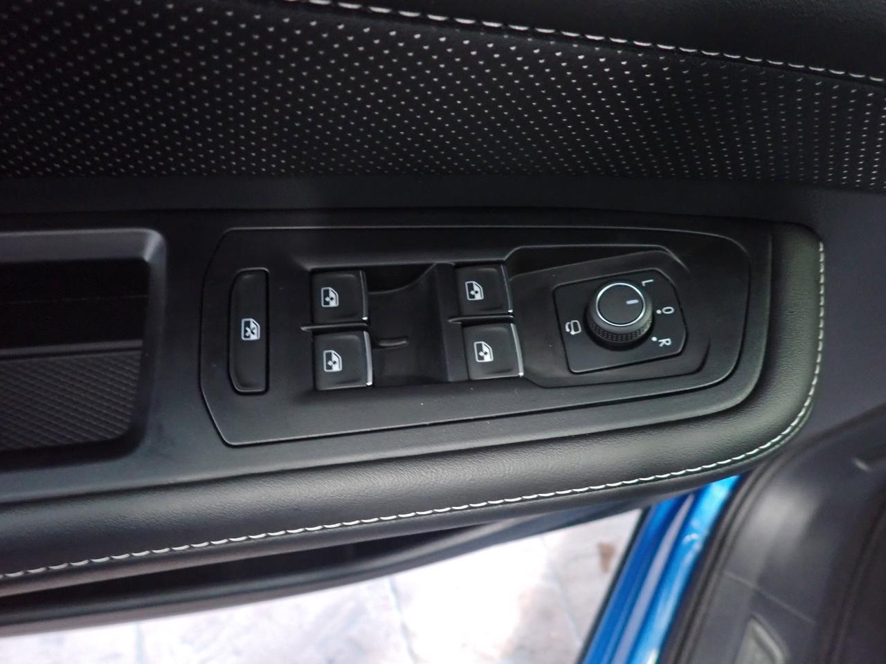 2025 Volkswagen Atlas Cross Sport Highline AWD LEATHER NAVI SUNROOF Photo