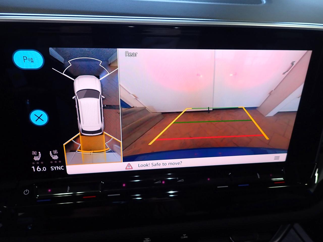 2025 Volkswagen Atlas Cross Sport Highline AWD LEATHER NAVI SUNROOF Photo