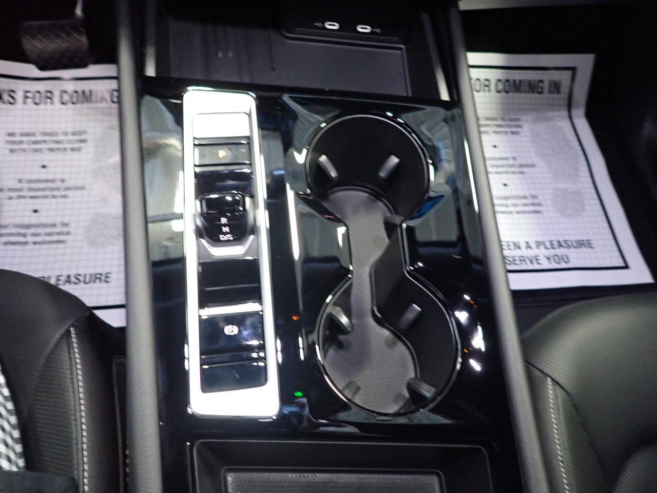 2025 Volkswagen Atlas Cross Sport Highline AWD LEATHER NAVI SUNROOF Photo