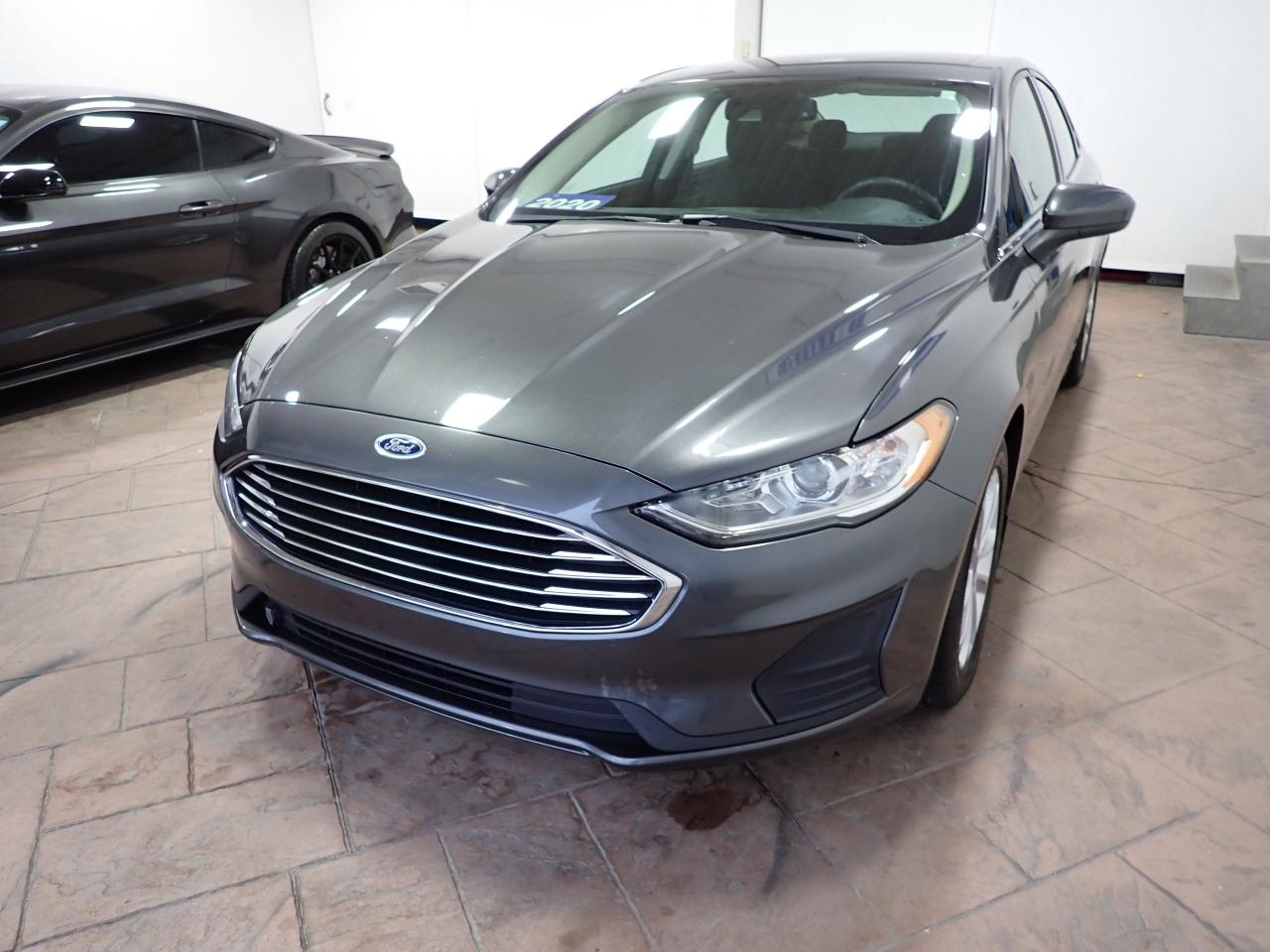 2020 Ford Fusion SE FWD NAVI Photo