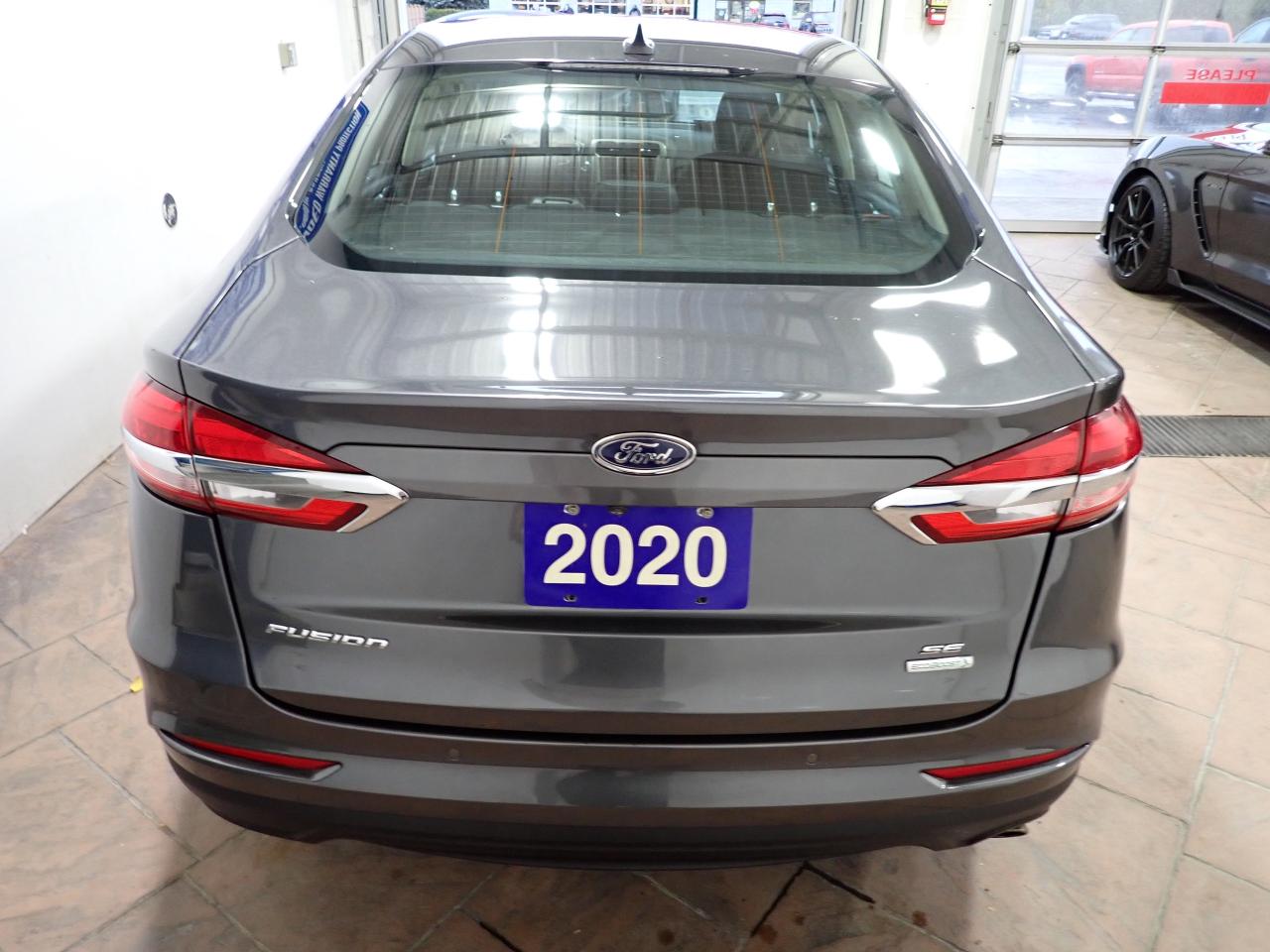 2020 Ford Fusion SE FWD NAVI Photo2