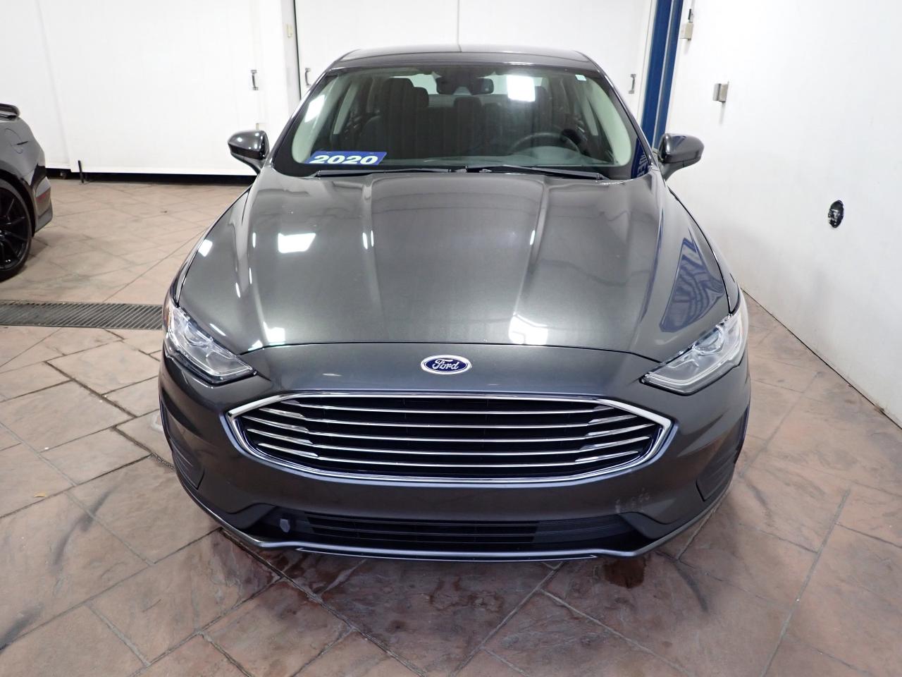 2020 Ford Fusion SE FWD NAVI Photo