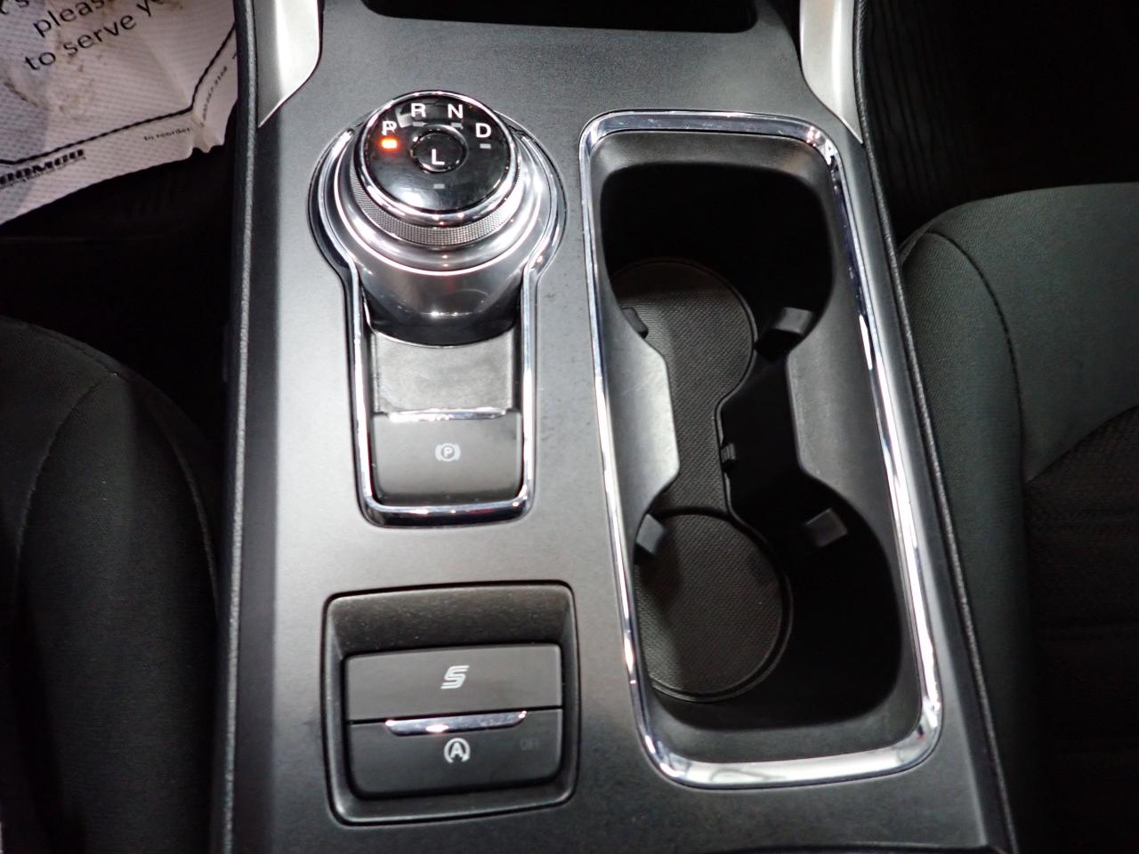 2020 Ford Fusion SE FWD NAVI Photo