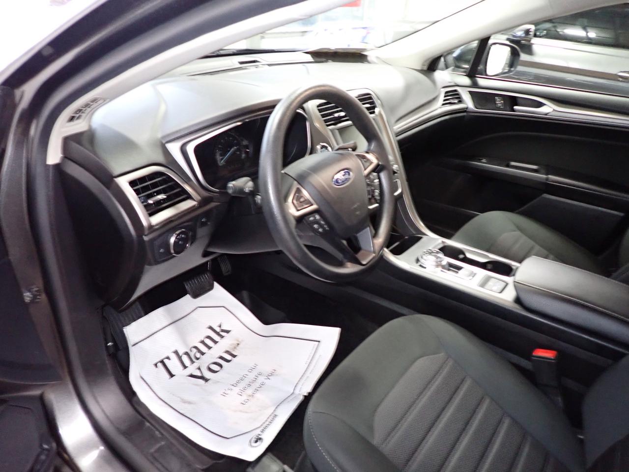 2020 Ford Fusion SE FWD NAVI Photo