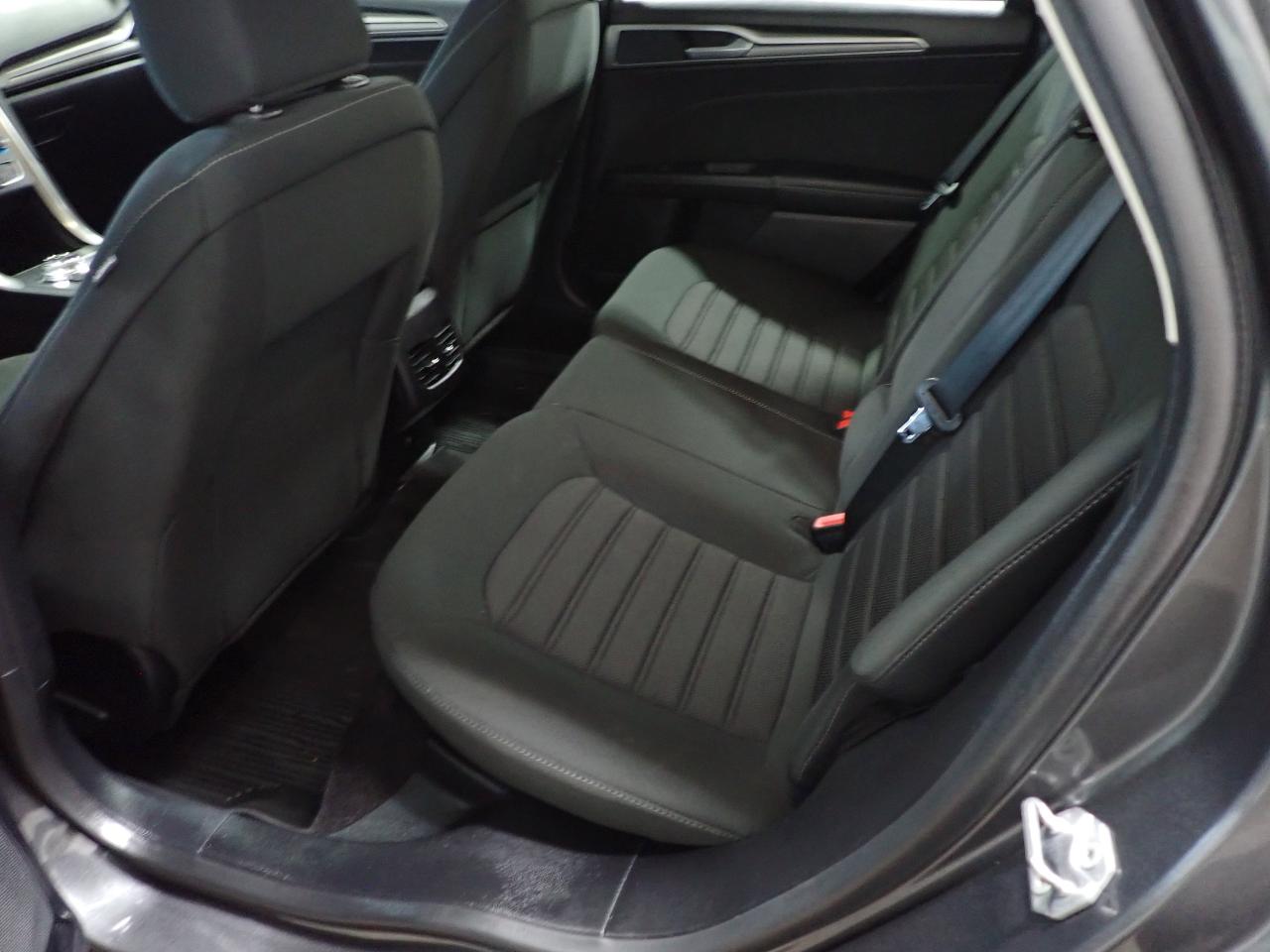 2020 Ford Fusion SE FWD NAVI Photo