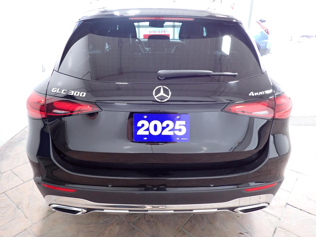 2025 Mercedes-Benz GLC 300 *HYBRID* LEATHER NAVI SUNROOF AWD Photo