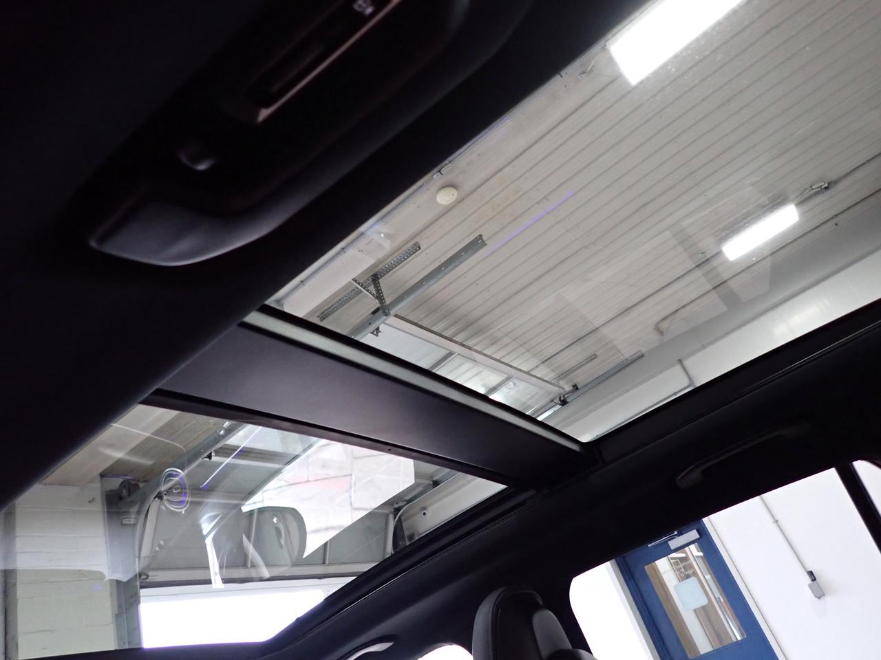 2025 Mercedes-Benz GLC 300 *HYBRID* LEATHER NAVI SUNROOF AWD Photo