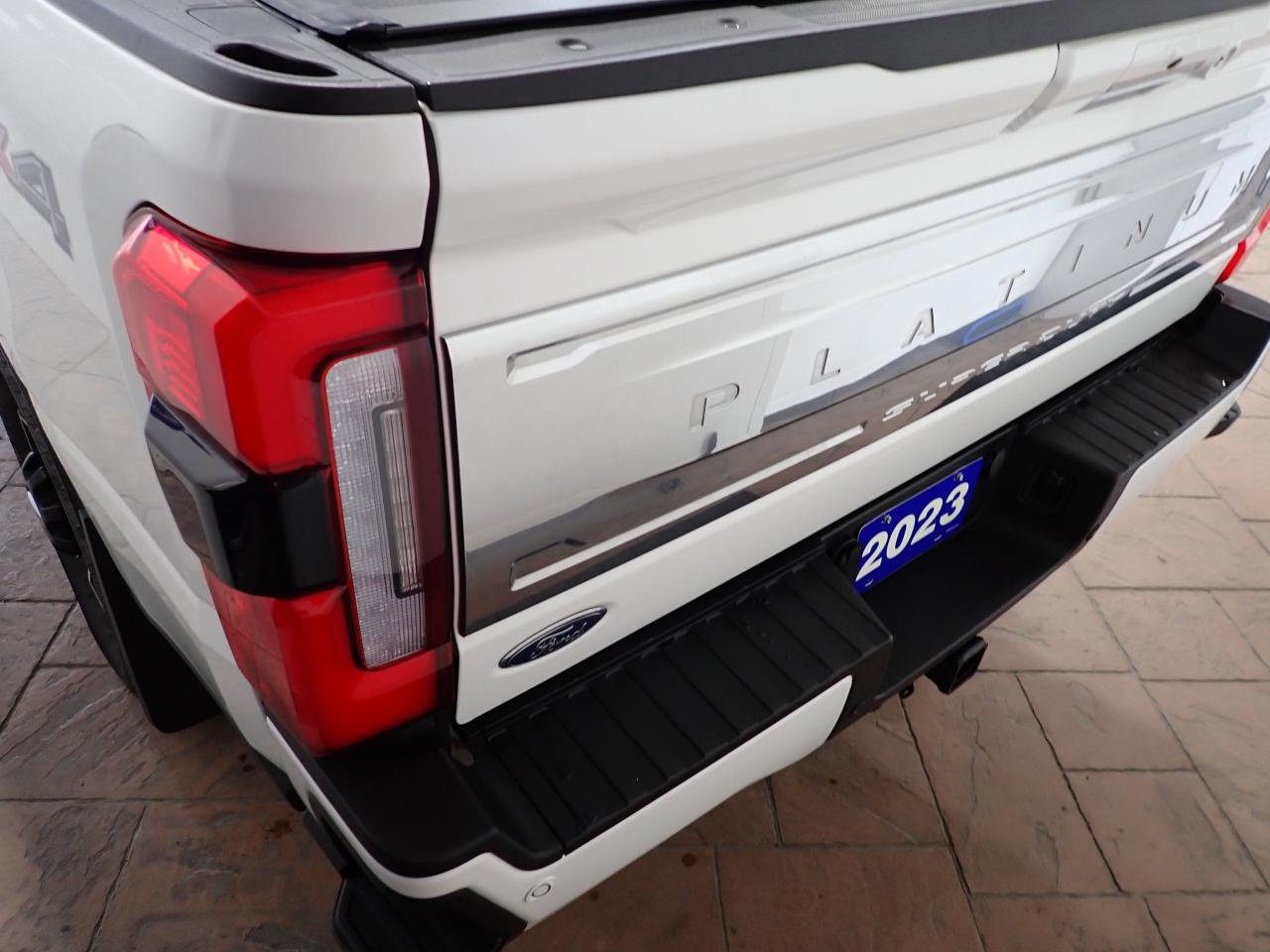 2023 Ford SUPER DUTY F-350 SRW PLATINUM CREW *DIESEL* LEATHER NAVI Photo3