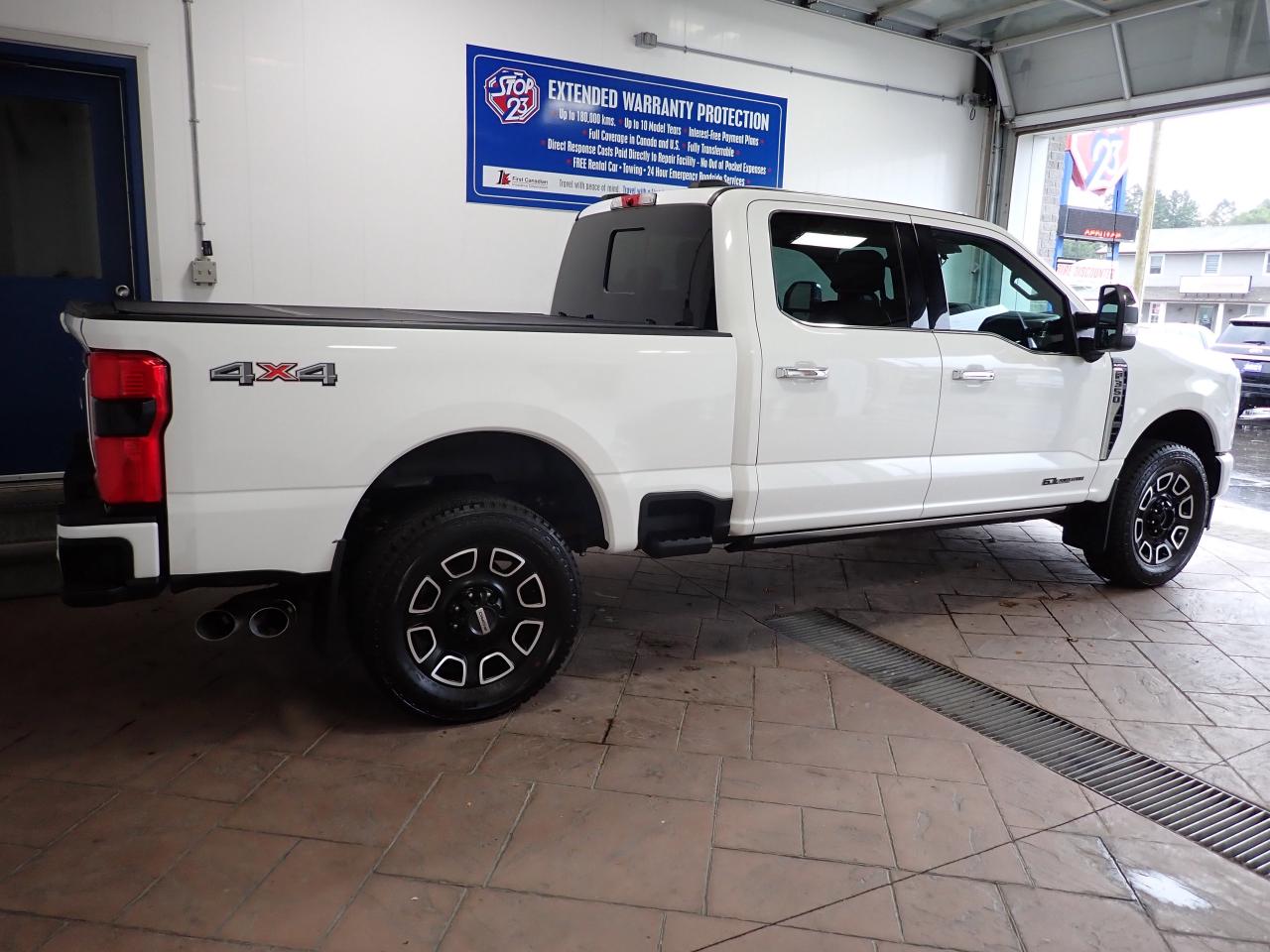 2023 Ford SUPER DUTY F-350 SRW PLATINUM CREW *DIESEL* LEATHER NAVI Photo