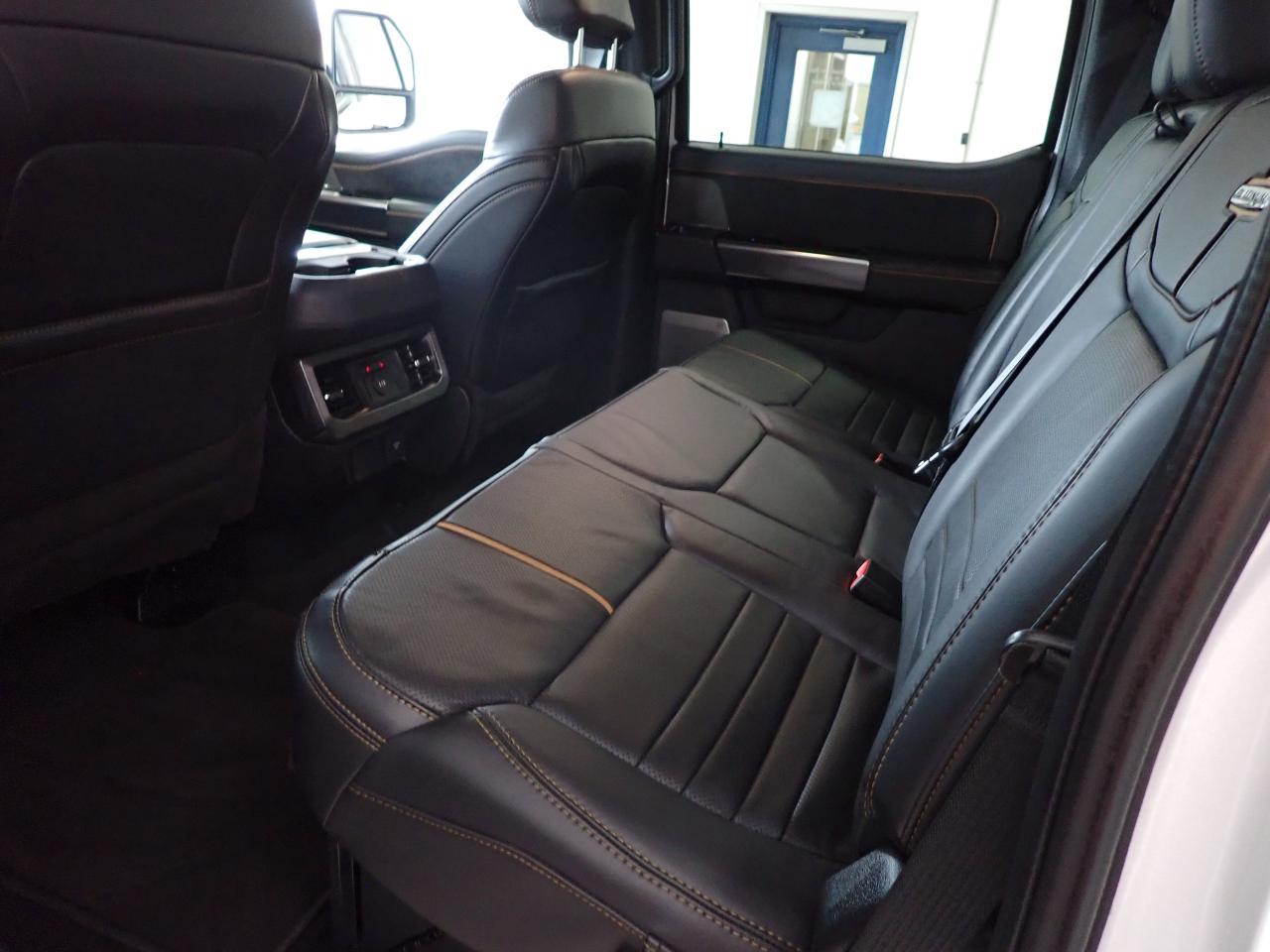 2023 Ford SUPER DUTY F-350 SRW PLATINUM CREW *DIESEL* LEATHER NAVI Photo