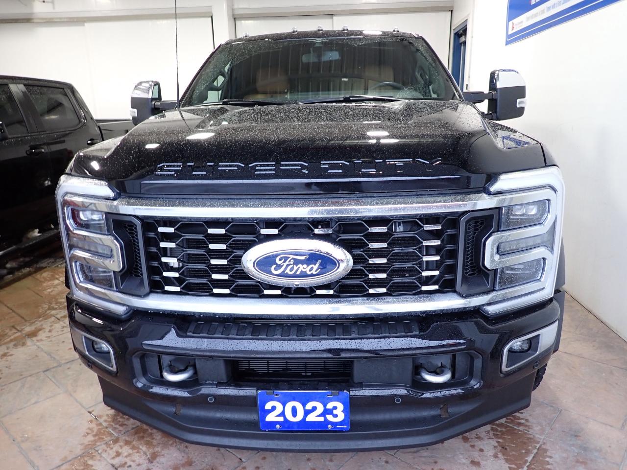 2023 Ford SUPER DUTY F-450 DRW PLATINUM CREW DRW LEATHER DULY SUNROOF 4WD *DIESEL* Photo