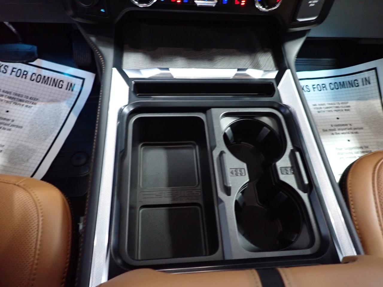 2023 Ford SUPER DUTY F-450 DRW PLATINUM CREW DRW LEATHER DULY SUNROOF 4WD *DIESEL* Photo